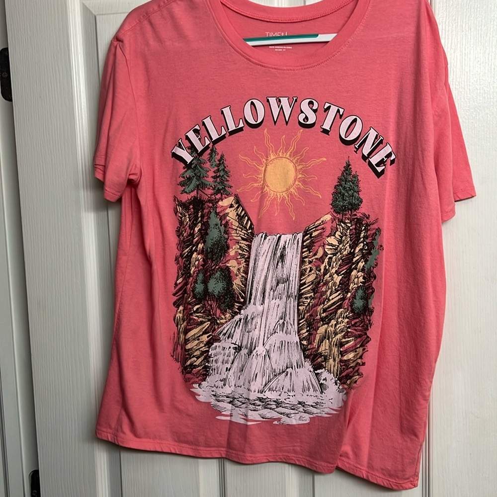 Yellowstone graphic T-shirt